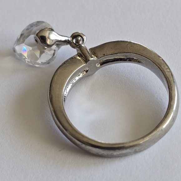 Crystal heart charm ring silver tone size 6.75    6 3/4 valentine's day clear - Picture 5 of 8